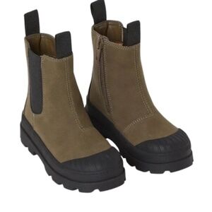NWOT H&M Baby Chelsea Boots Size 2.5-3.5